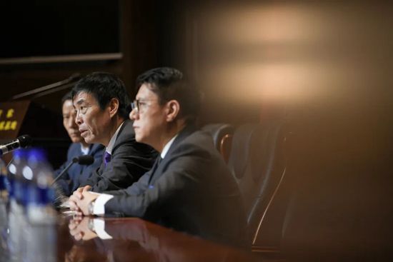 意大利天空体育预测米兰欧冠首发4231：迈尼昂；卡拉布里亚、托莫里、特奥、弗洛伦齐；穆萨、赖因德斯；普利西奇、奇克、莱奥；吉鲁